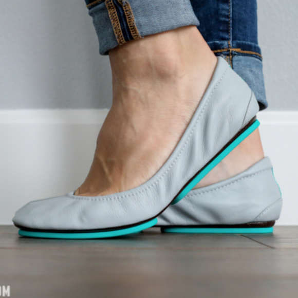 Tieks Shoes - Cool Grey Leather Tieks, Size 7 - Barely Worn!